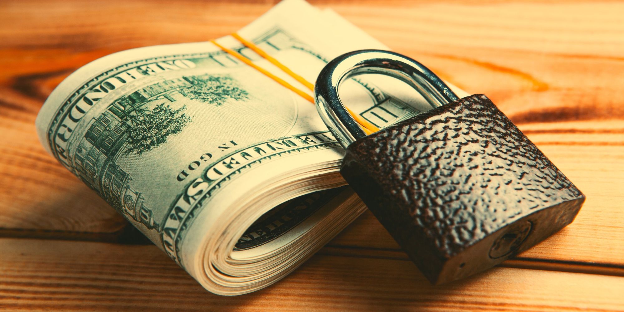 Tips for Keeping Your Money Safe While Traveling