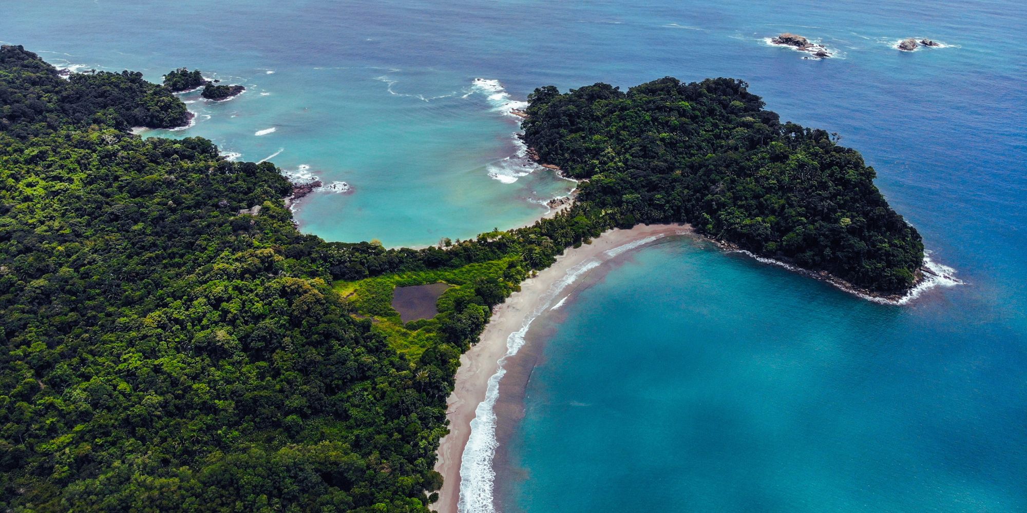 Best Gifts for Someone Traveling to Costa Rica