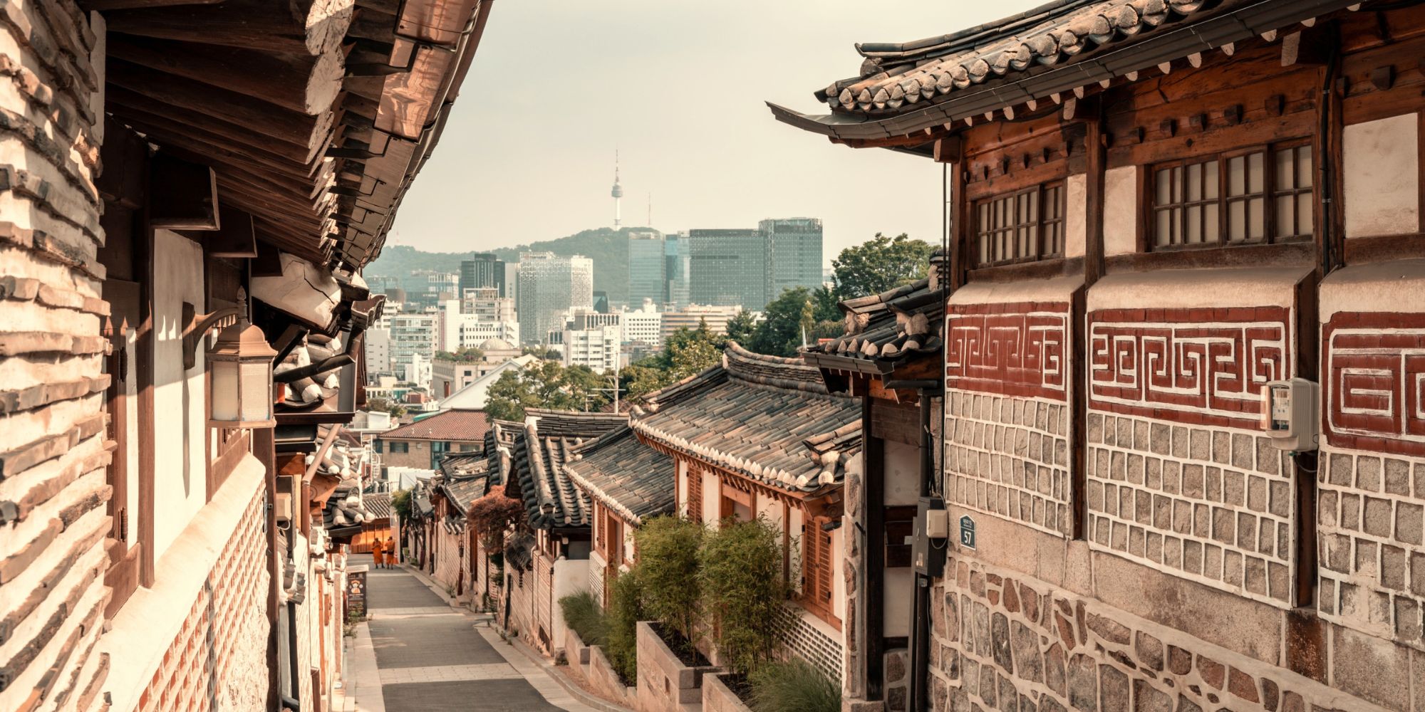 Best Gifts for Someone Traveling to South Korea