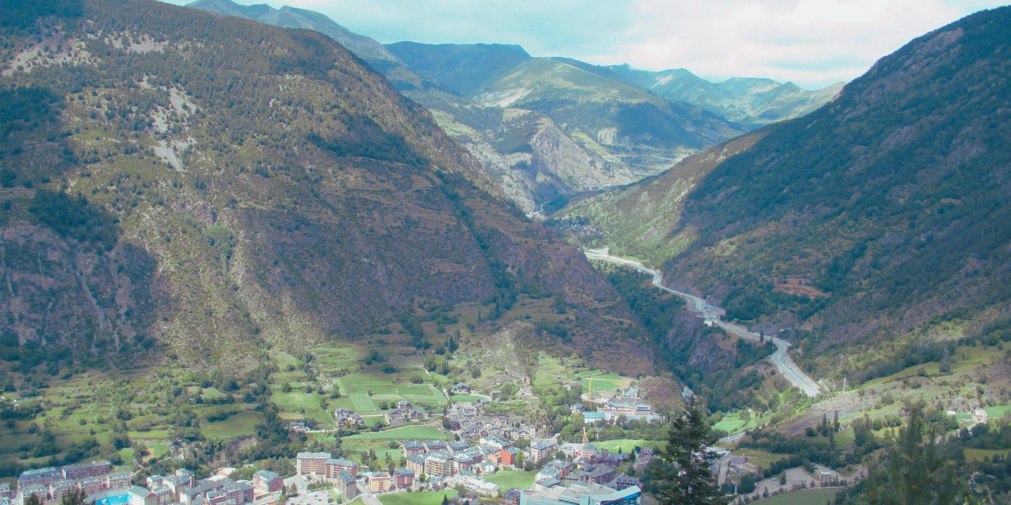 13 Best Gifts for Someone Traveling to Andorra