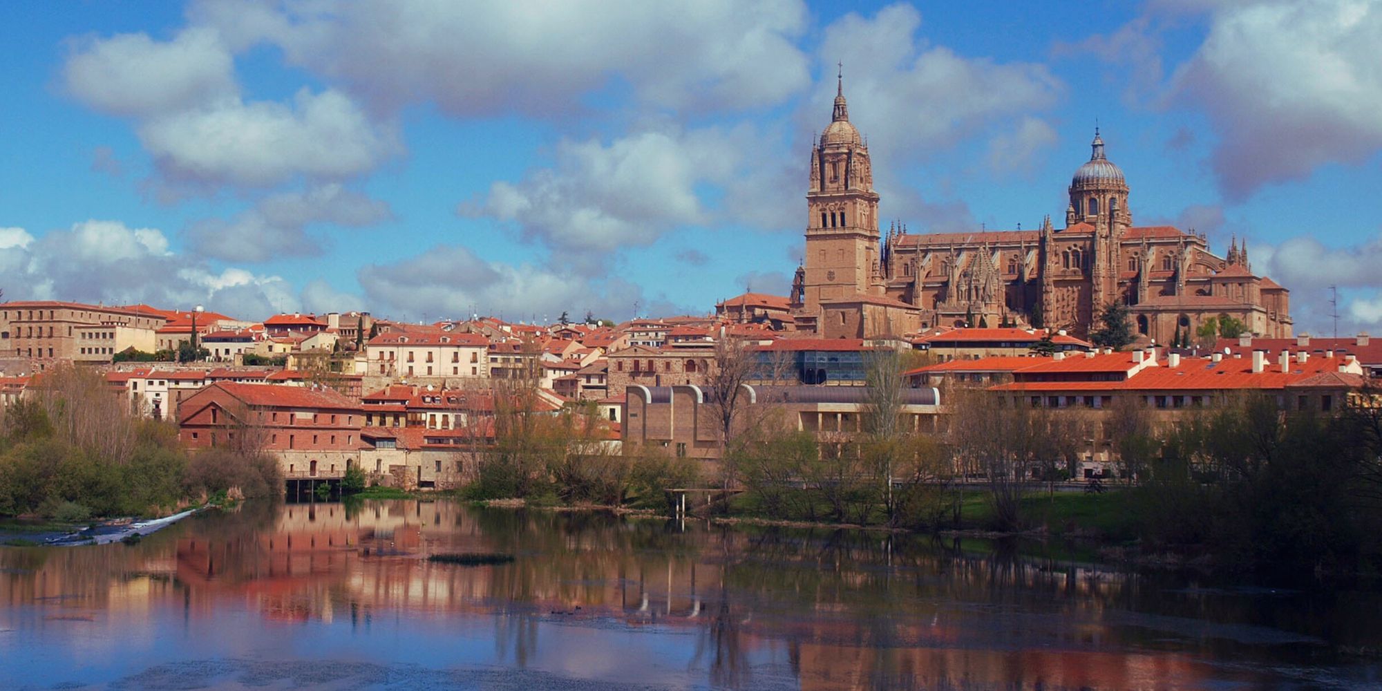 13 Best Gifts for Someone Going to Salamanca